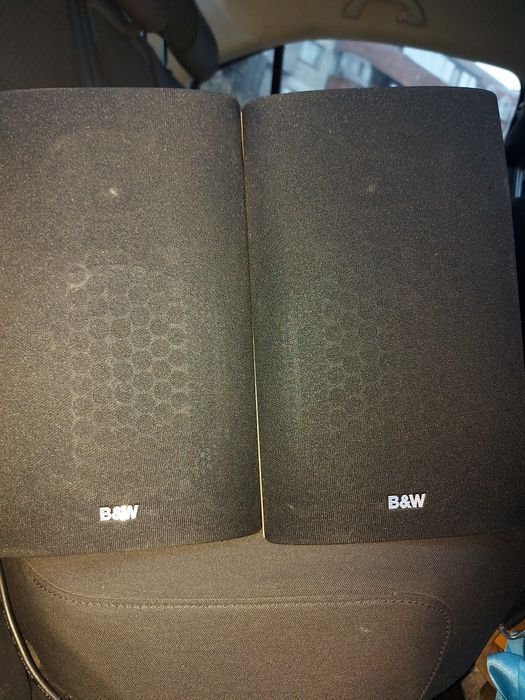 Virtually Invisible Bose.Bowers&Wilkins DM600 S3