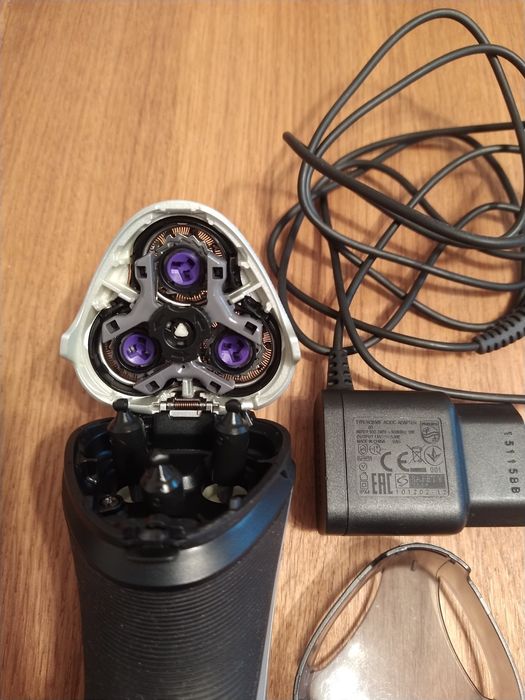 Продавам Електрически самобръсначки  SUPER HOLIT, XAPKIB-15M и PILIPS