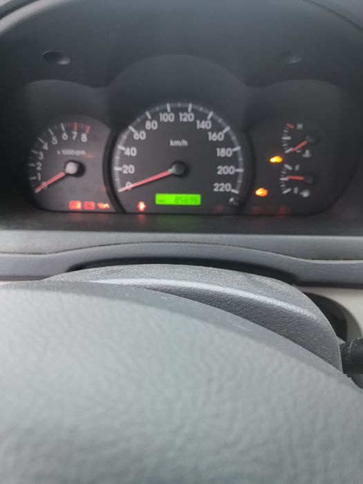 Kia Cerato 1.6 benzină – 2006 |