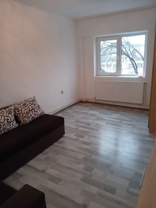 Inchiriez garsoniera