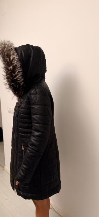 Geacă damă din piele naturală, mărimea L, ca nouă, cu glugă și blană