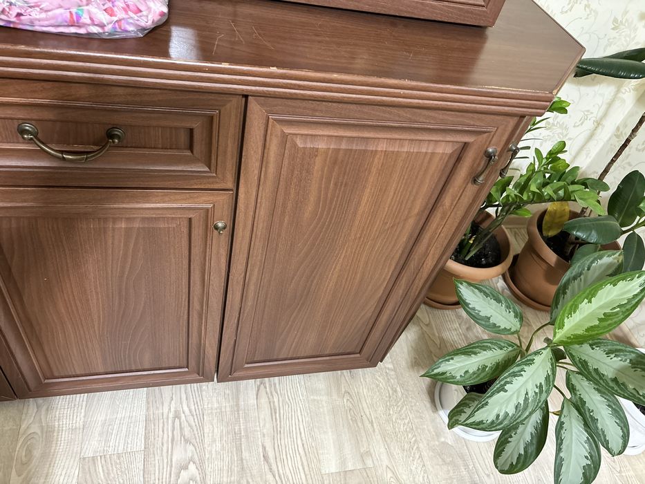 Сервант бу продается