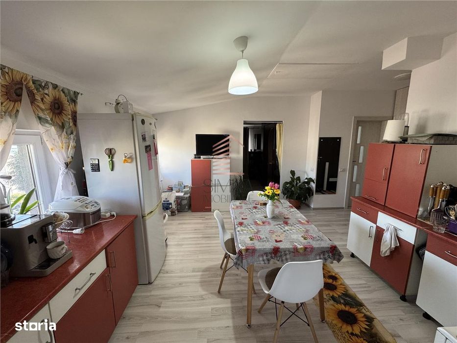 Apartament cu 2 camere si terasa, zona Decebal