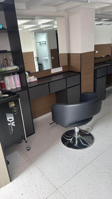 Сдам рабочие места в салоне красоты