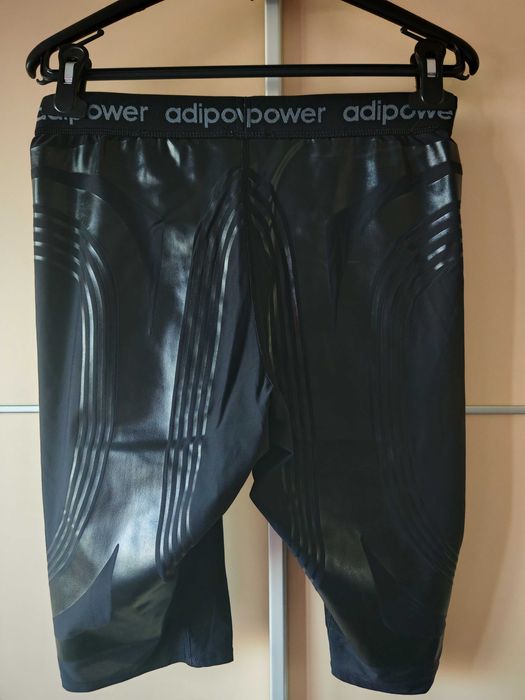 Vând pantaloni sport adipower