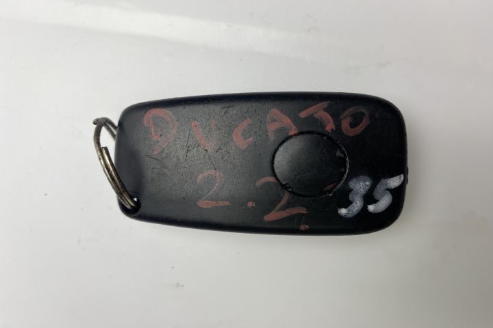 Cheie  cu telecomandă 0678 Fiat Ducato  seria