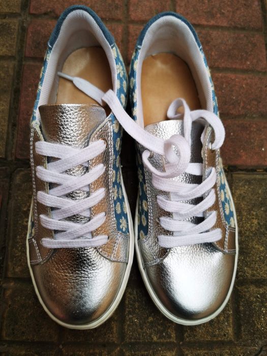 Sneakers fete mărimea 34