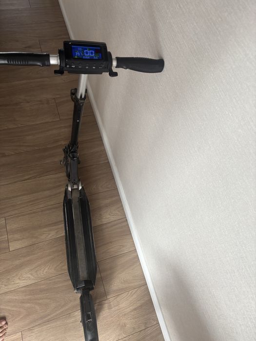 Продам Электросамокат б/у