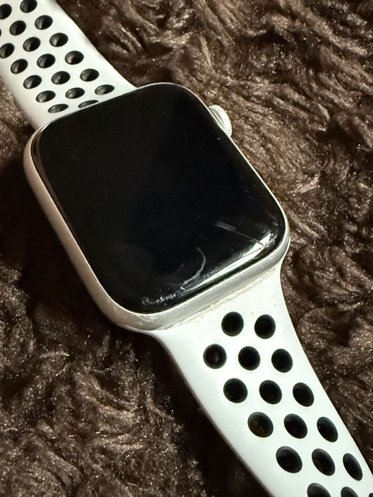 Часовник Apple Watch 5 Nike Edition