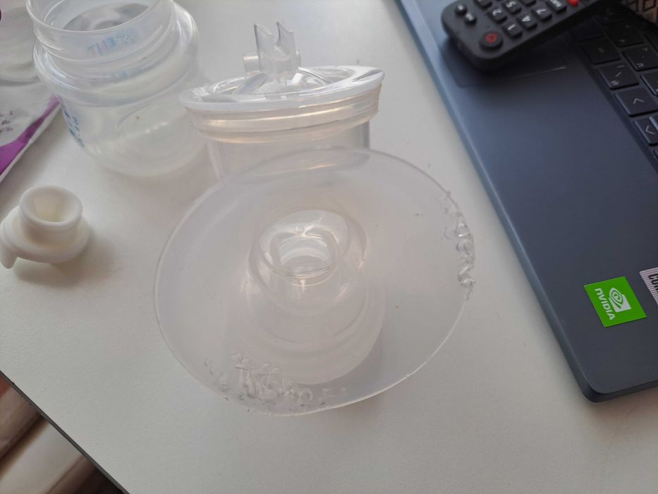 Електрическа Помпа за кърма- Philips Avent k]\9o0p0000000{