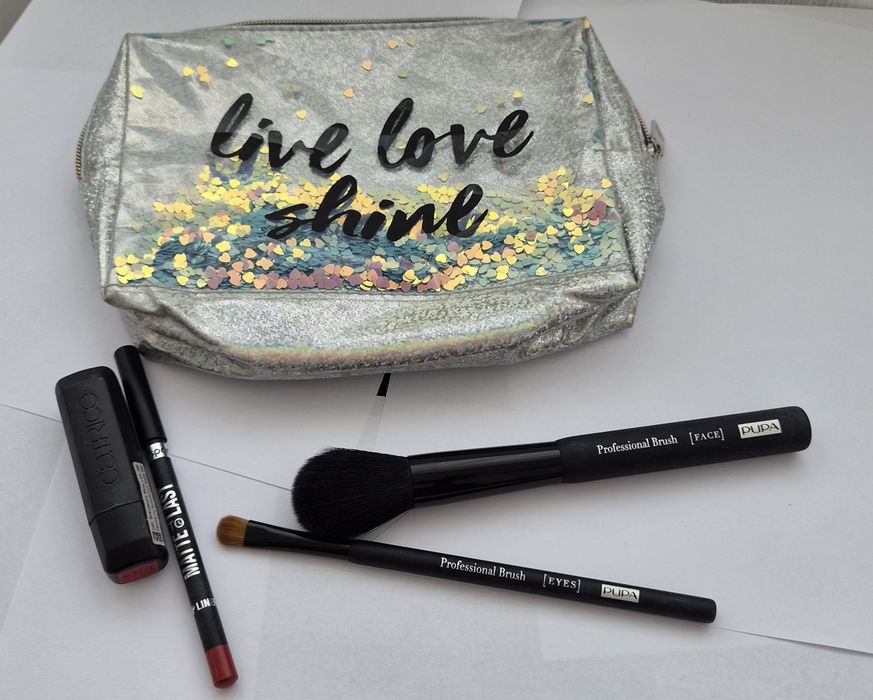 Trusa make-up femei