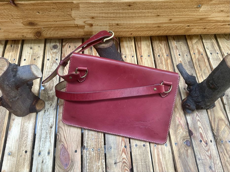 Geantă unicală piele handmade – p. bărbați cu atitudine + bonus Gratis