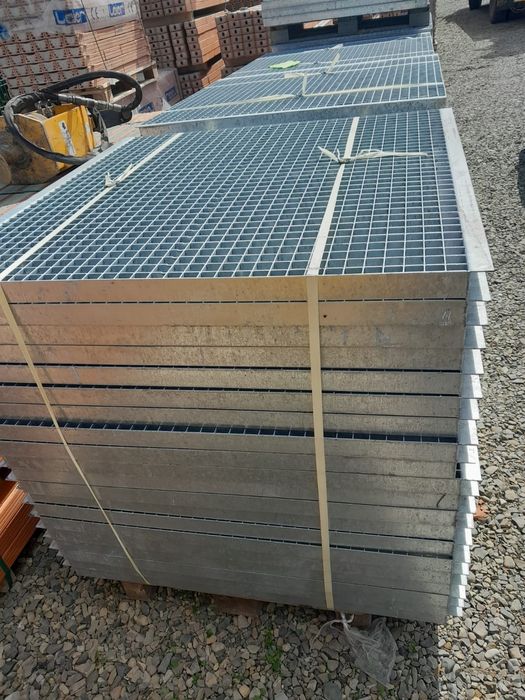 Trepte si gratare zincate ,avem pe stoc mai multe modele si dimensiuni