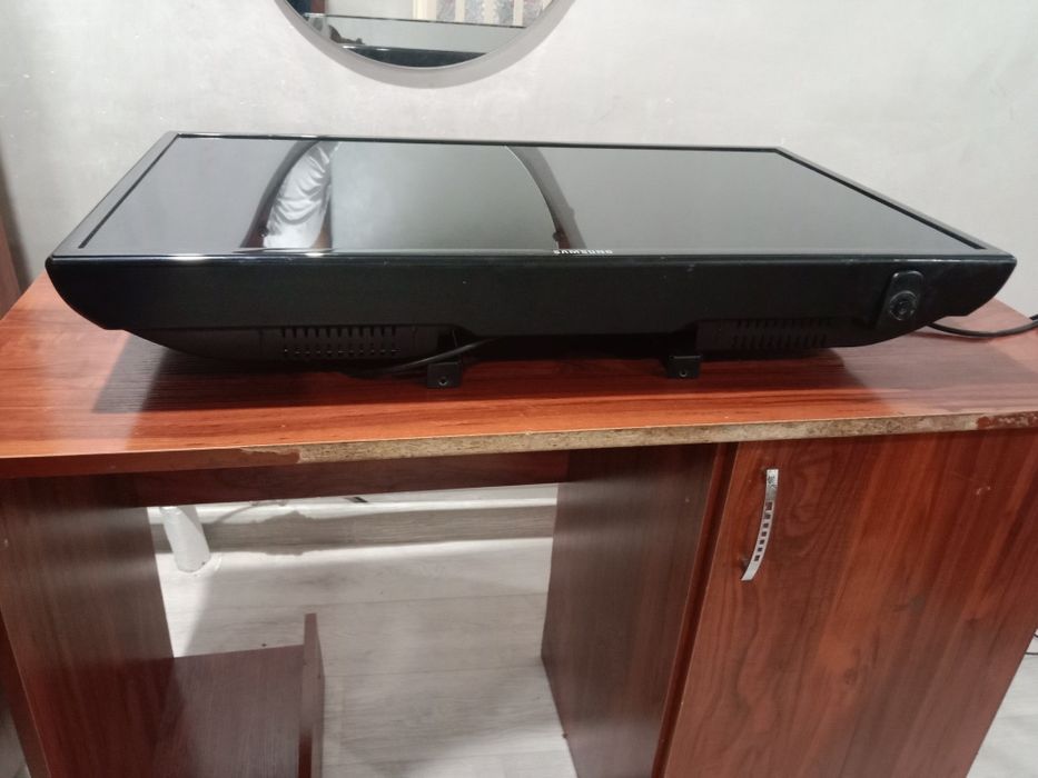 Телевизор, кронштейни антенна