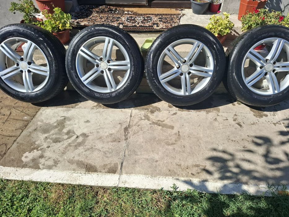 Vând anvelope stare bună