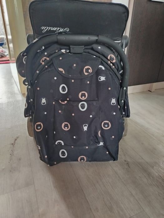 Детская прогулочная коляска