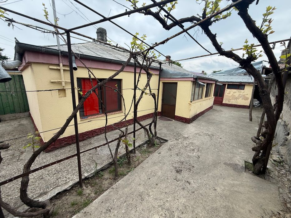 De vânzare casă cu 3 camere, zona Chercea