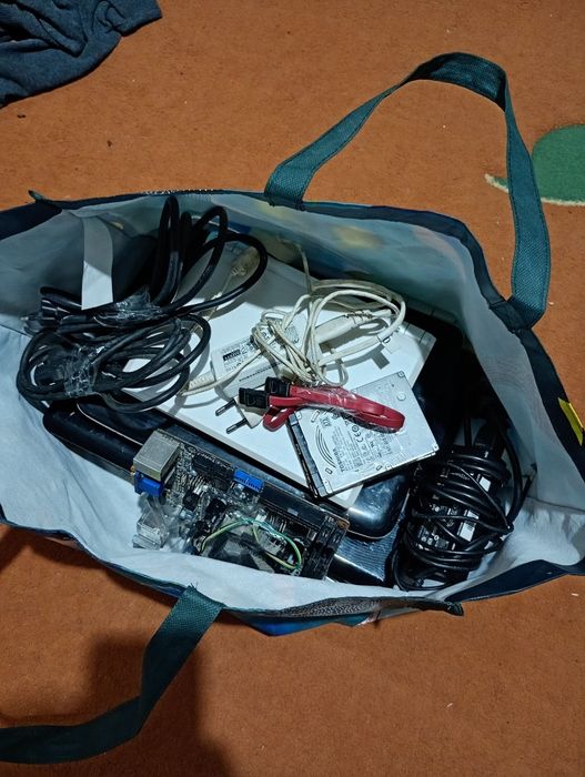 Oferta specială nu ști cât tine vând PC și laptop (function unele)