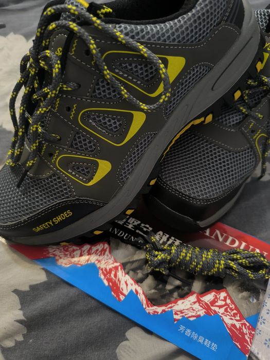 Продам рабочие ботинки