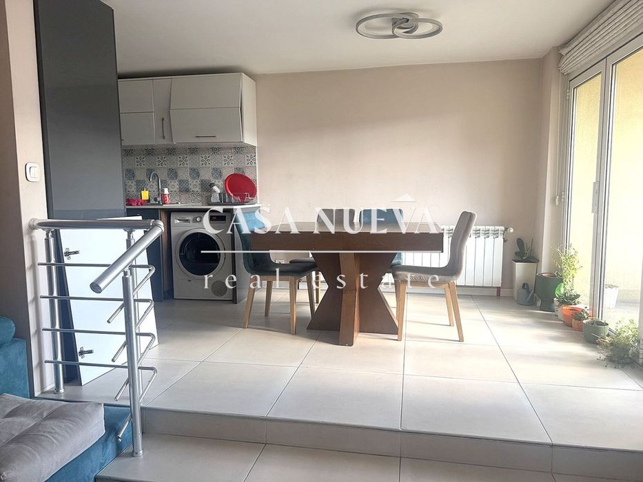 Продава се Тристаен апартамент в Перник, Изток - 98 кв.м за 963 €/кв.м - Снимка #2