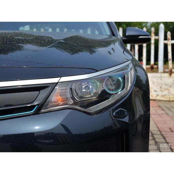 Стекла фар KIA K5