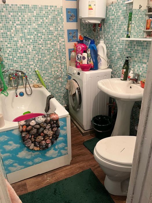 Продам квартиру в центре Переметного