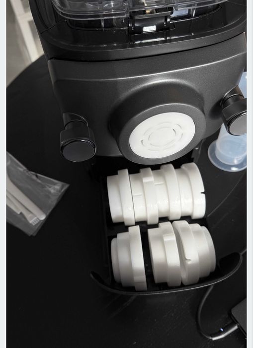 Philips Pasta Maker 7000 Series HR2660 - машина за паста, чисто нова