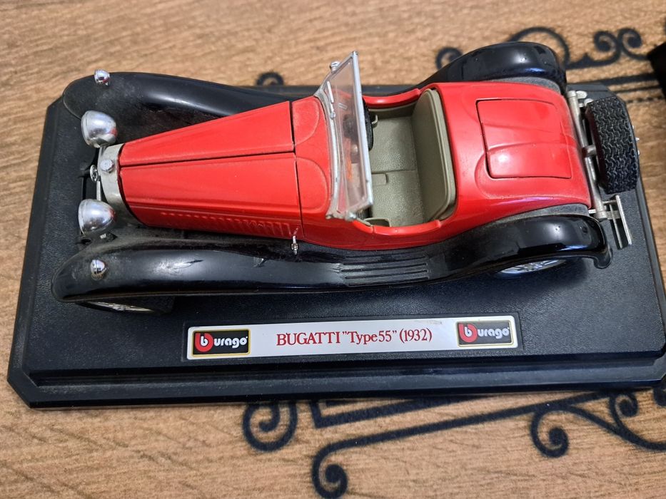 Machete masini Mercedes si Bugatti