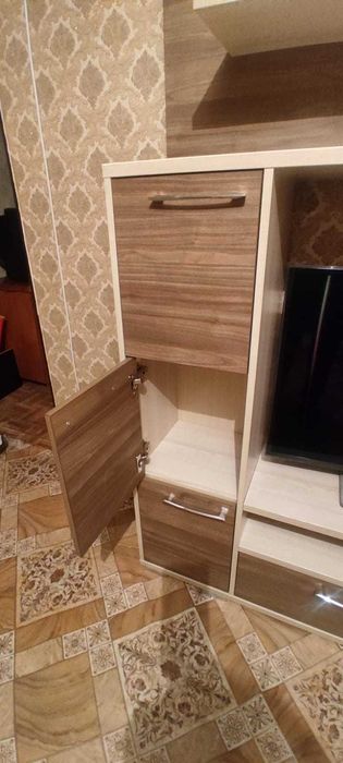 Продается  стенка  под ТВ для гостиной