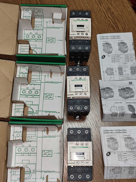 Contactor 3P (3 NO) LC1D65A TeSys Schneider Electric