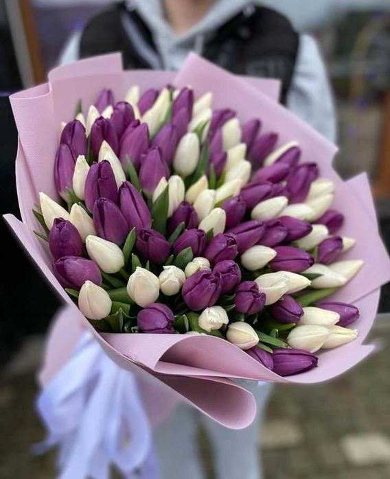 Шикарные тюльпаны с оформлением