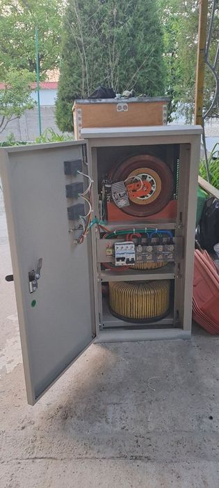 Стабилизатор напряжения ANDELI SVC-D30000VA 110-250V