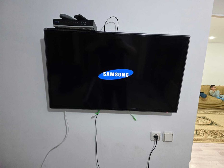 Телевизор плазменный 102"