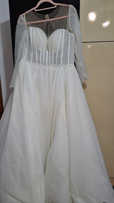 Vand rochie de mireasa