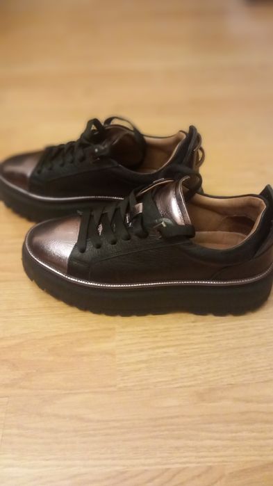 Естествена кожа, 38 номер -стелка 25 см. Цена 95.00 лв. Нови!