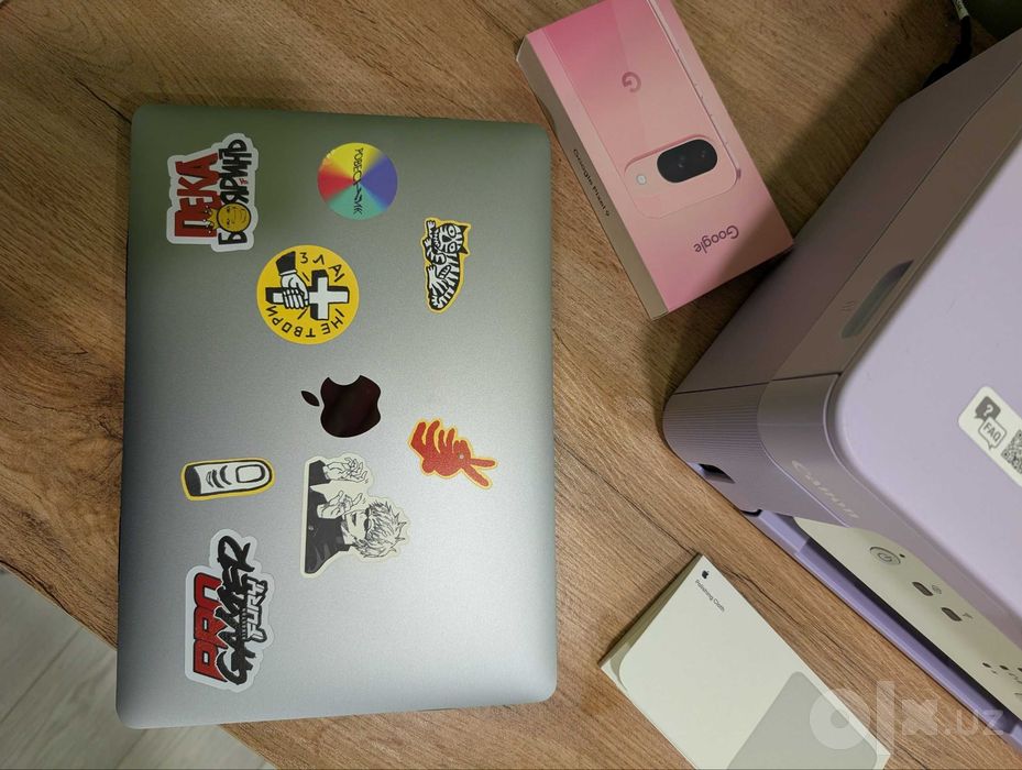 Macbook air m1 2020 8/256 реал фото