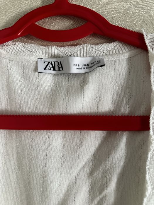 Трикотажные топы от Zara