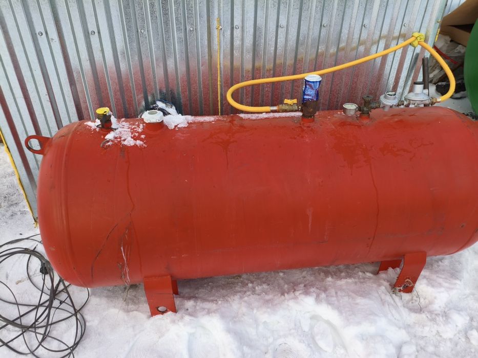 Продам мини газгольдер.на 600литров