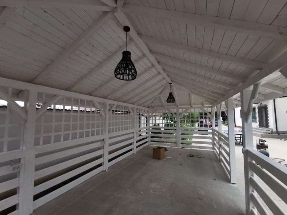 Foișor, terasa cabanuța de lemn.