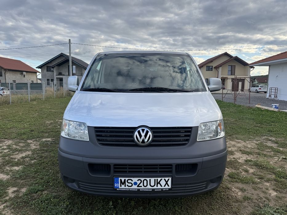 Volkswagen T5 8+1 locuri 1,9 TDI 105 CP
