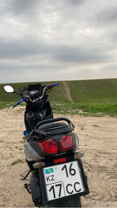 Мопед Самрурай серого цвета