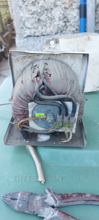 Трансформатор от 220v на 100V променливо напрежение 15A / Подходящ за климатици с консумация до 1 500W