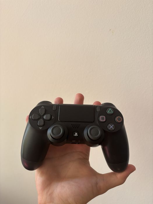 ps4 simplu in stare buna