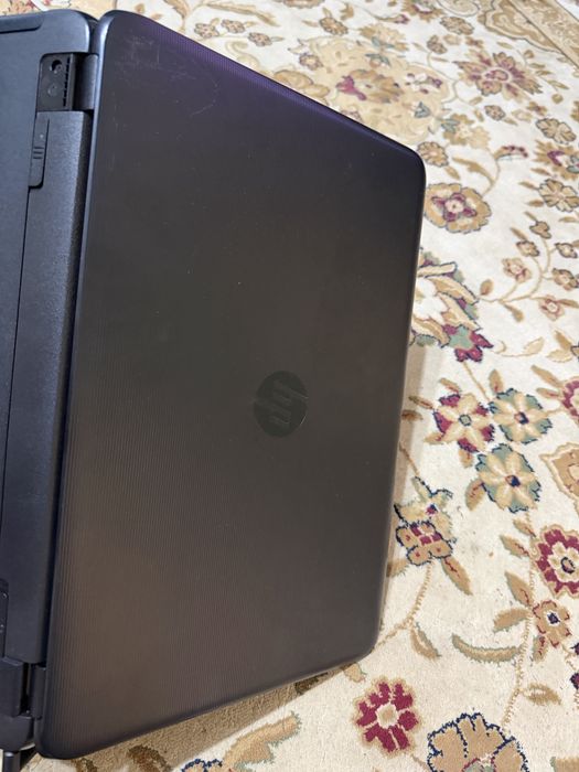 Ноутбук HP в хорошем состояний