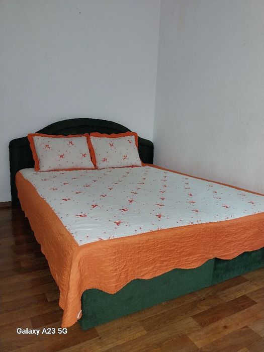 Închiriez apartament