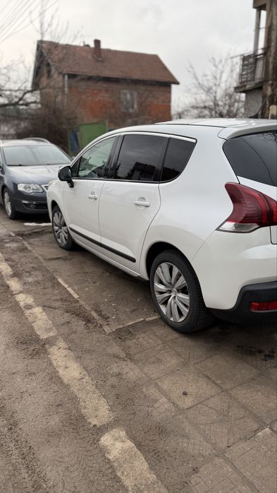 Продавам пежо 3008