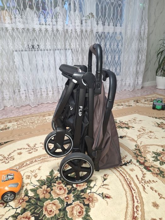 Продам детскую коляску