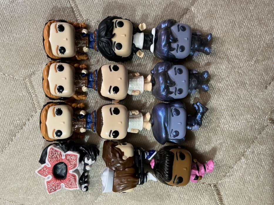 Продаю!!! очень странные дела фигурки kinder joy