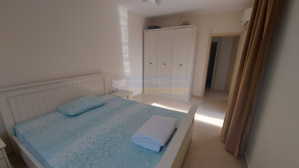 Продава се Тристаен апартамент в Поморие - 96 кв.м за 967 €/кв.м - Снимка #2