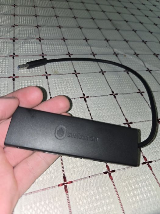 USB hub Чисто нов